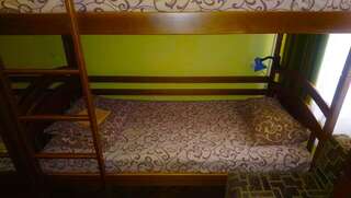 Хостелы Hostel Drive Львов Четырехместный номер с общей ванной комнатой-2